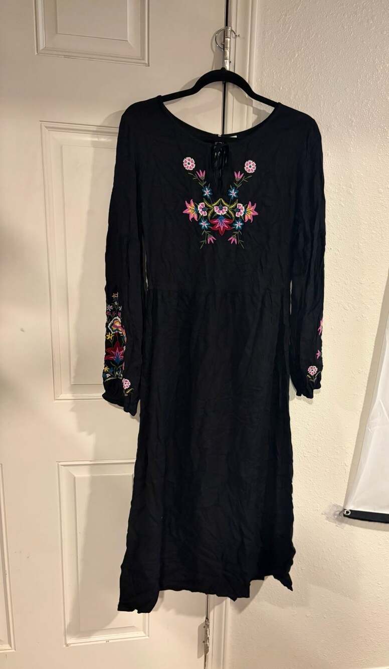 Old Navy Black Long Sleeve Embroidered Floral Midi Dress